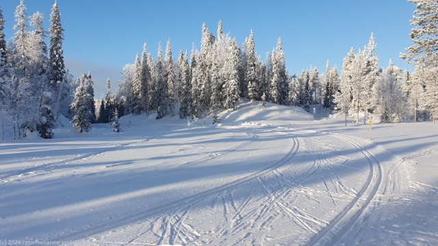 loipe am fuss des rokovankallio bei ruka