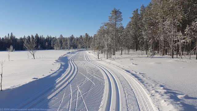 loipe ueber den iso pihlajalampi bei ruka