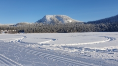 loipe ueber den konttaisjaervi bei ruka