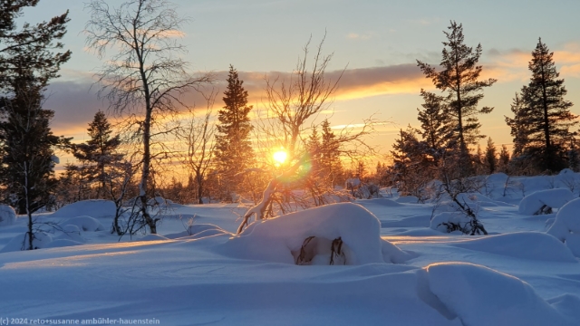abendsonne ueber der loipe durch das tal rumakuru bei saariselkae