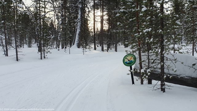 grenze des urho kekkosen nationalparks im verlauf der loipe bei saariselkae