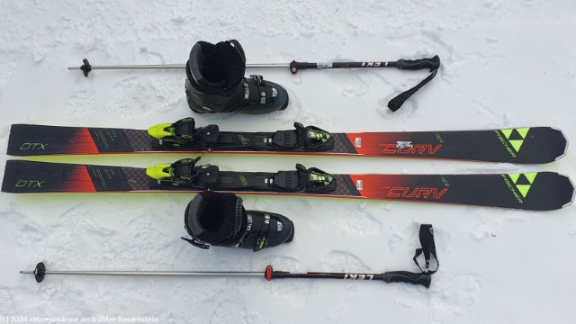 meine gemietete alpine skiausruestung in levi