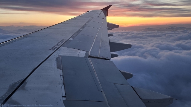 anflug auf wien in der abenddaemmerung