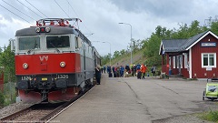 zug in der abisko turiststation