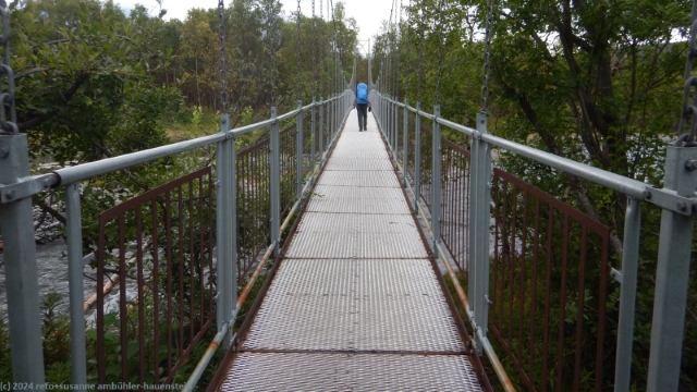 haengebruecke ueber den nissonjohka im verlauf des kungsleden