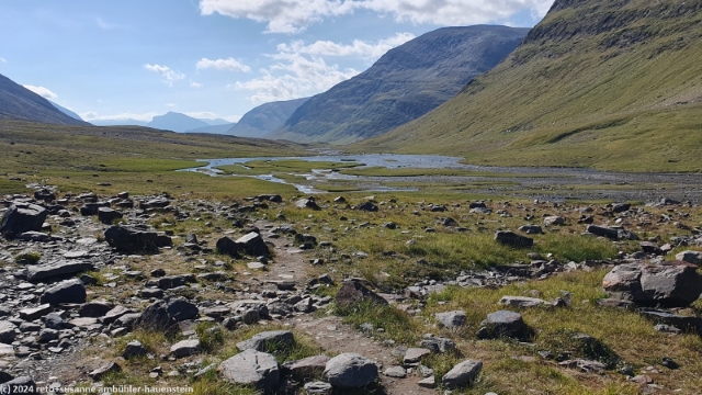 kungsleden durch das tal des tjaektjatjakka (blick richtung sueden)