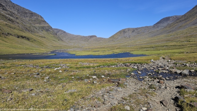 kungsleden durch das tal des tjaektjatjakka (blick richtung norden)
