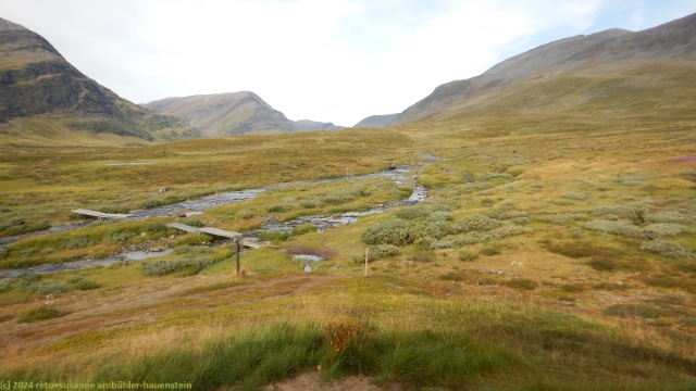blick von den saelkastugorna auf einen zufluss des tjaektjatjakka