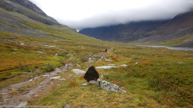 wanderweg durch das tal des laddjujohka