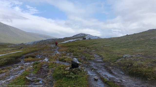wanderweg richtung kebnekaise fjaellstation