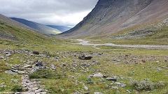 wanderweg durch das tal des laddjujohka
