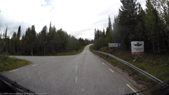 abzweiger von der strasse 805 zum heliport bei kvikkjokk