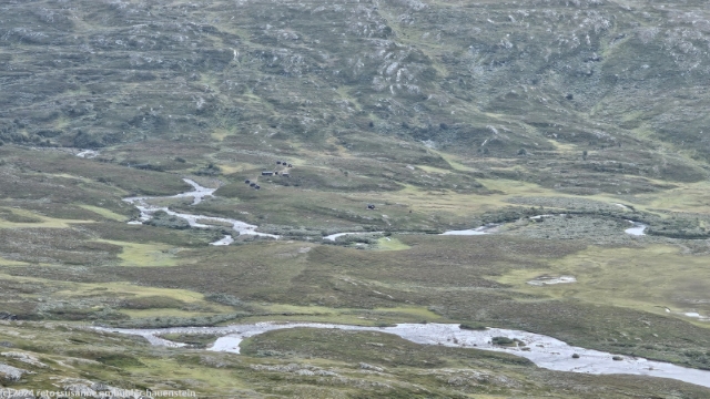 blick aus dem helikopter auf die darreluoppal fjaellstugorna