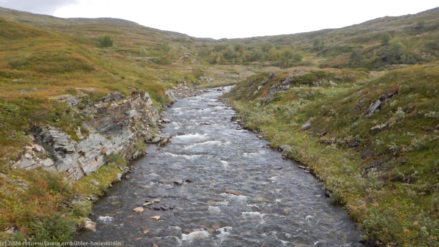 blick von der haengebruecke auf den vassjajakka