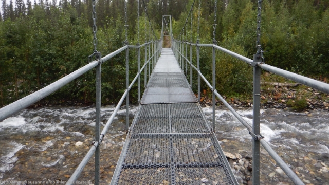 haengebruecke ueber den vallejahka im verlauf des padjelantaleden