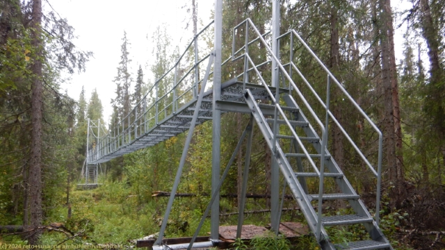 haengebruecke ueber den vallejahka im verlauf des padjelantaleden