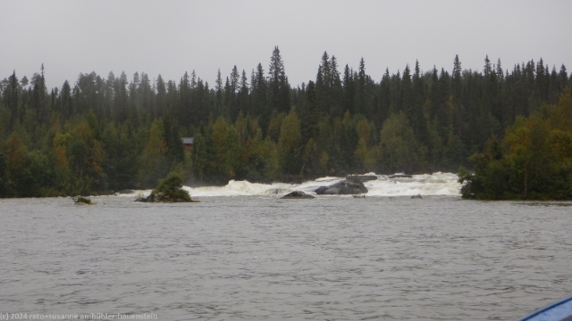 blick vom tarraaetno auf den wasserfall im kamajakka