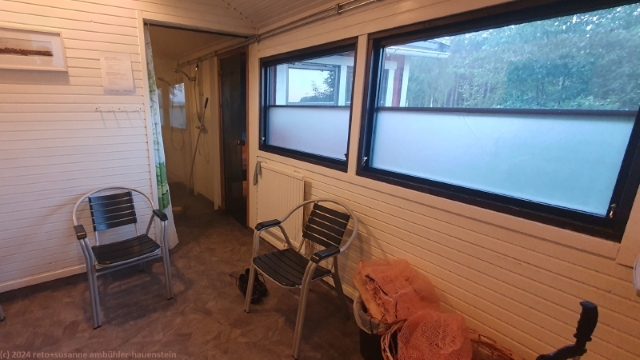 garderobe und duschen in der sauna beim first camp lulea