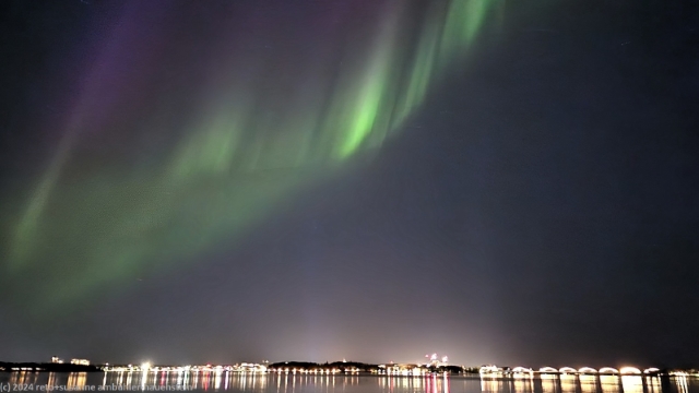 polarlichter ueber dem first camp lulea