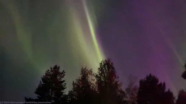 polarlichter ueber dem first camp lulea
