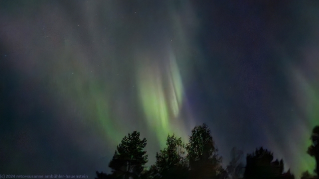 polarlichter ueber dem first camp lulea