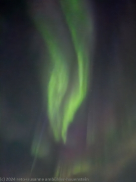 polarlichter ueber dem first camp lulea