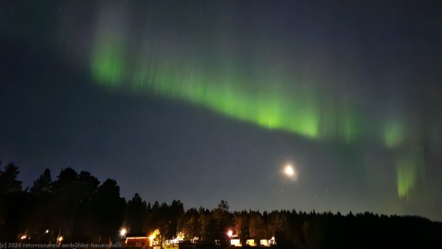 polarlichter ueber dem first camp lulea