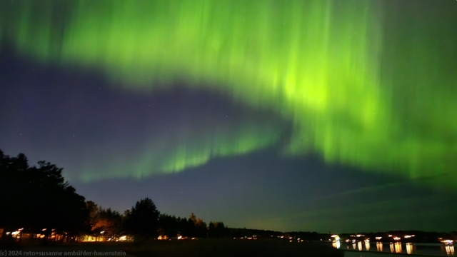 polarlichter ueber dem bergafjaerdens camping