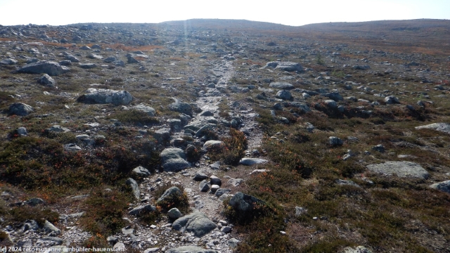 aufstieg richtung gipfel des tandsjoevalen im verlauf des suedlichen kungsleden