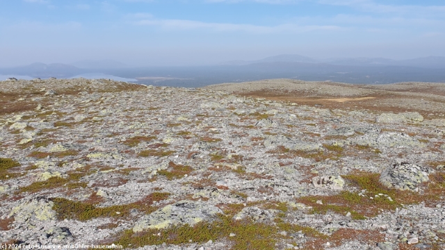 blick vom tandsjoevalen richtung norwegen im verlauf des suedlichen kungsleden