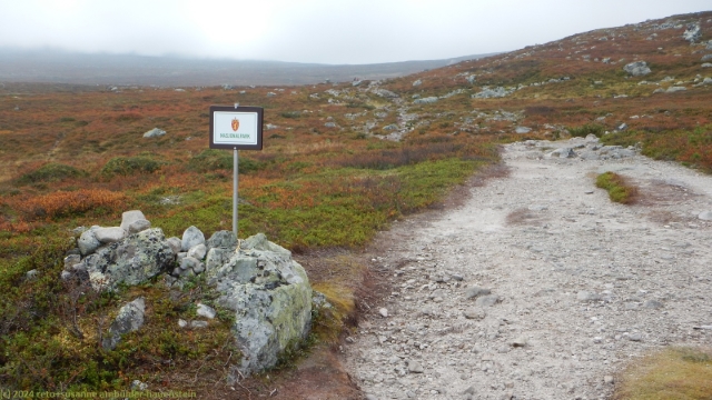grenze des femundsmarka nationalparks im verlauf des aufstiegs richtung salsfjellet