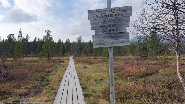 wegweiser in der naehe der sjoestugan