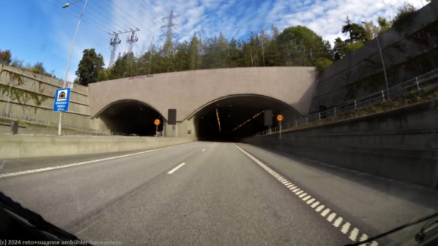 einfahrt in den toernskogstunneln im verlauf der strasse 265