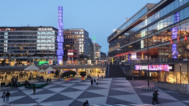 hoetorget mit zugang zur central tunnelbana station im zentrum von stockholm