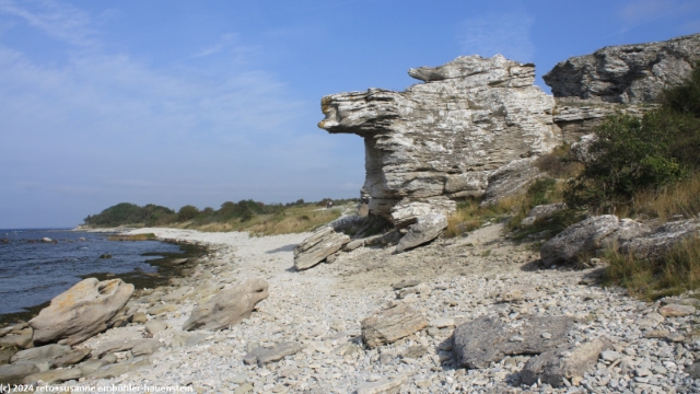 rauk an der kueste bei hoburgen in der naehe der suedspitze von gotland