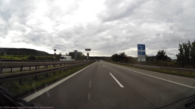 ausfahrt zum rasthof schoenbuch-west im verlauf der A81