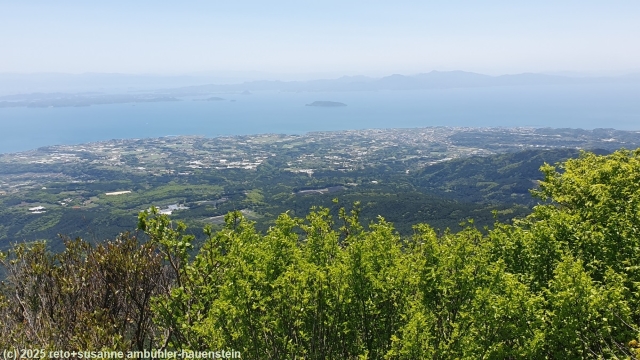 blick auf die meeresstrasse shimabarawan vom aussichtspunkt entlang der nita passstrasse