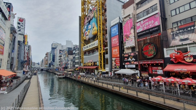 dotonbori river mitten im gleichnamigen stadtviertel in osaka