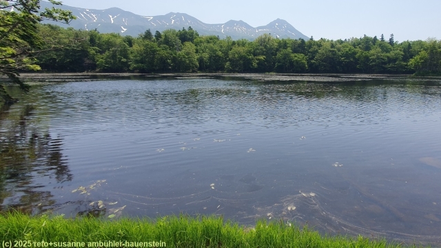 sanko lake (3rd lake) entlang des goko lakes trail im shiretoko nationalpark