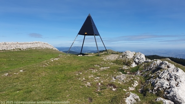 triangulationspunkt auf dem gipfel des mont tendre